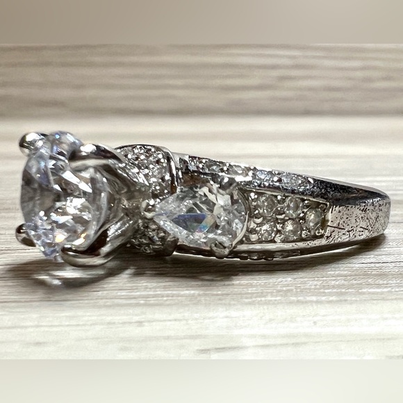 Vintage Designer Sterling Silver Cubic Zirconia Gemstone Cocktail Ring, Size 8 - Picture 3 of 13